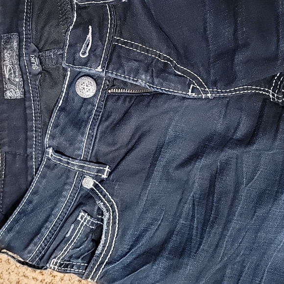 Silver Jeans * Like New* - Picture 5 of 11